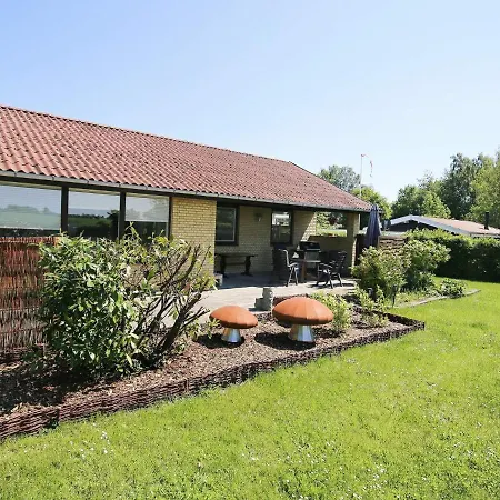 4 Star Holiday In Hyllinge Ferienhaus